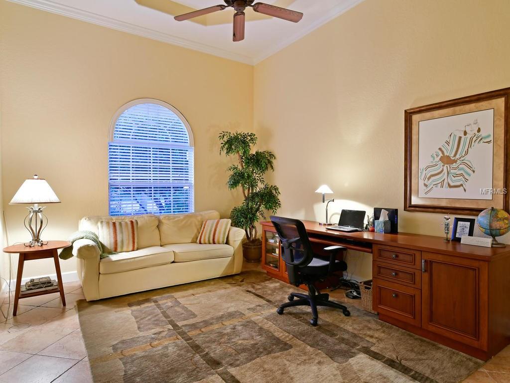 1012 RAINBOW COURT, BRADENTON, Florida 34212, 3 Bedrooms Bedrooms, 11 Rooms Rooms,3 BathroomsBathrooms,Residential,For sale,RAINBOW,A4203968