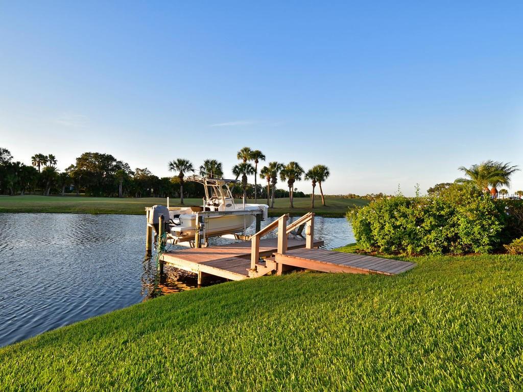 1012 RAINBOW COURT, BRADENTON, Florida 34212, 3 Bedrooms Bedrooms, 11 Rooms Rooms,3 BathroomsBathrooms,Residential,For sale,RAINBOW,A4203968