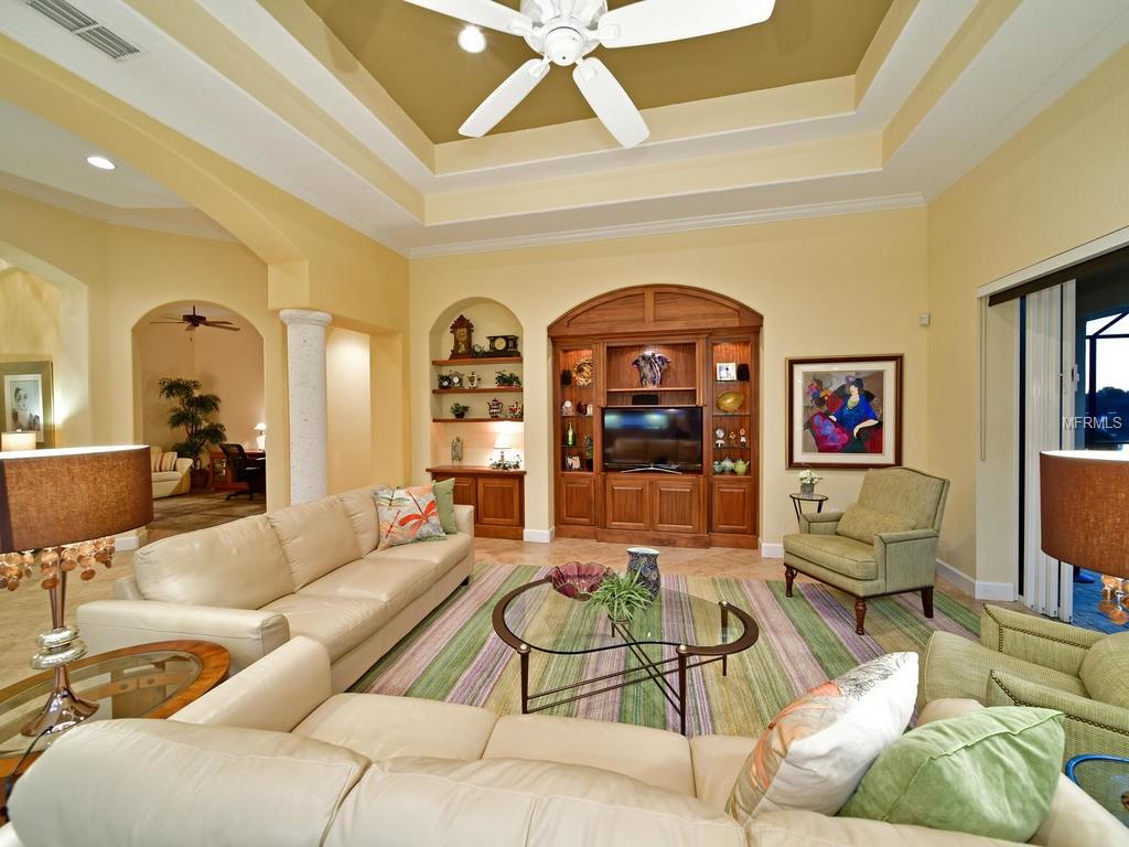 1012 RAINBOW COURT, BRADENTON, Florida 34212, 3 Bedrooms Bedrooms, 11 Rooms Rooms,3 BathroomsBathrooms,Residential,For sale,RAINBOW,A4203968