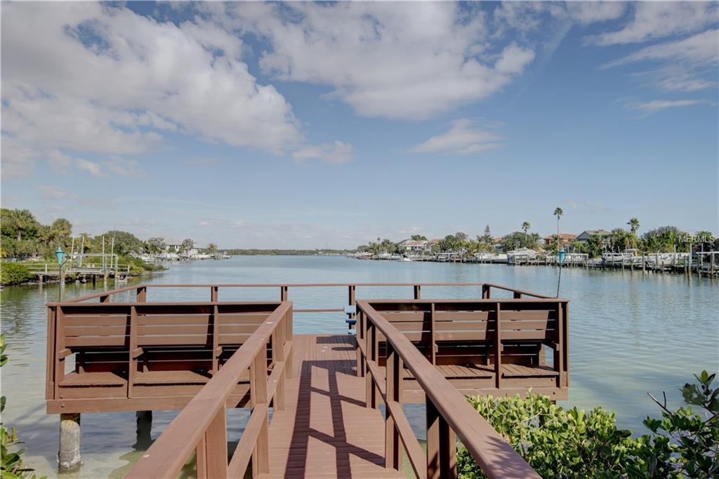 115 SHOALS CIRCLE, NORTH REDINGTON BEACH, Florida 33708, 3 Bedrooms Bedrooms, 6 Rooms Rooms,2 BathroomsBathrooms,Residential,For sale,SHOALS,U7844413