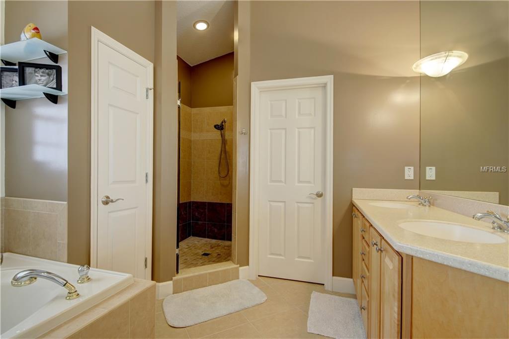 115 SHOALS CIRCLE, NORTH REDINGTON BEACH, Florida 33708, 3 Bedrooms Bedrooms, 6 Rooms Rooms,2 BathroomsBathrooms,Residential,For sale,SHOALS,U7844413