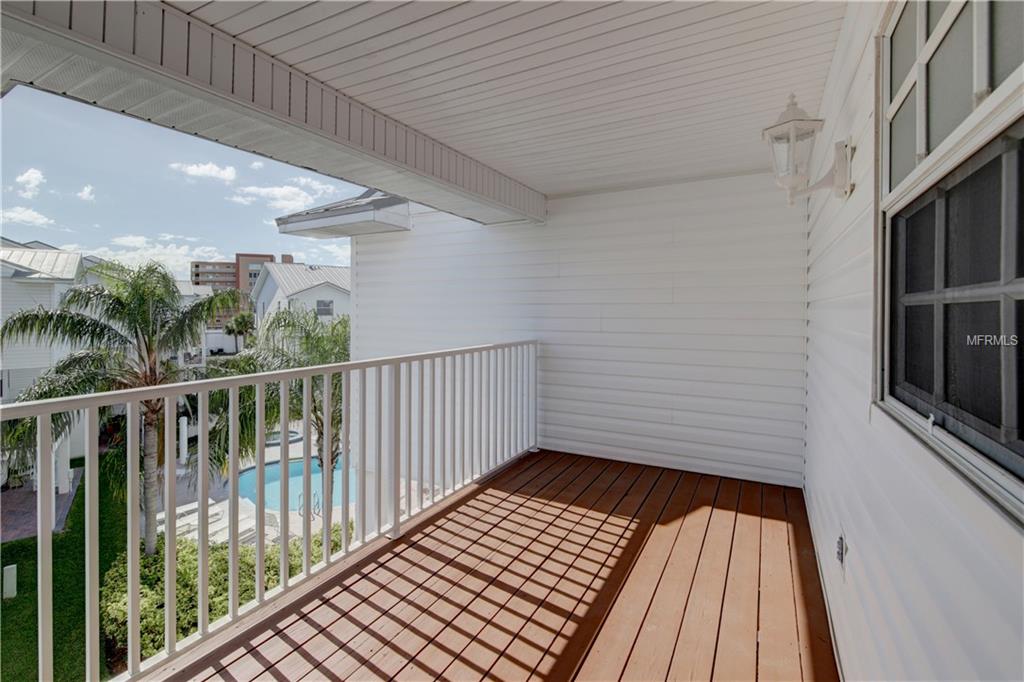 115 SHOALS CIRCLE, NORTH REDINGTON BEACH, Florida 33708, 3 Bedrooms Bedrooms, 6 Rooms Rooms,2 BathroomsBathrooms,Residential,For sale,SHOALS,U7844413