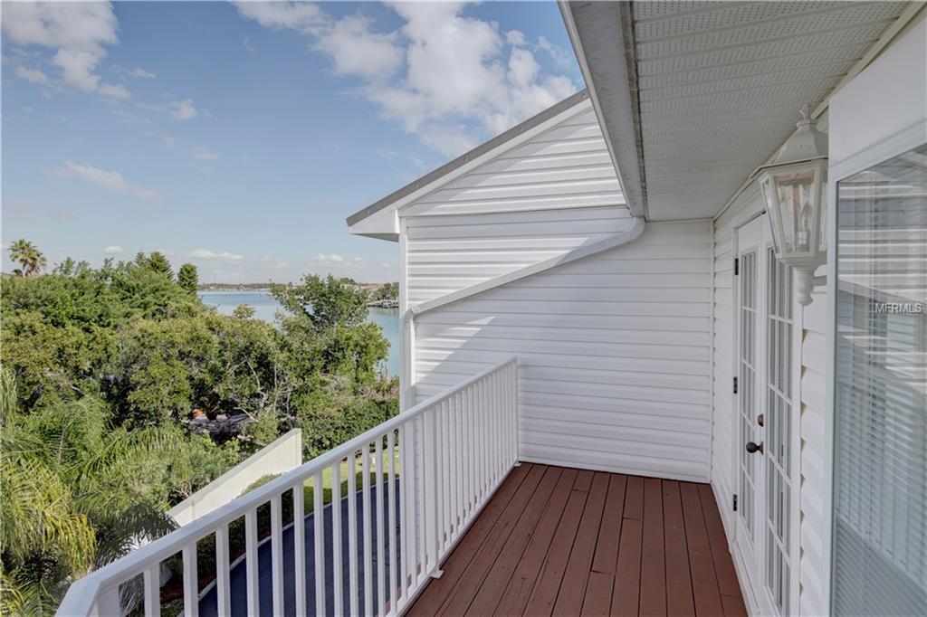 115 SHOALS CIRCLE, NORTH REDINGTON BEACH, Florida 33708, 3 Bedrooms Bedrooms, 6 Rooms Rooms,2 BathroomsBathrooms,Residential,For sale,SHOALS,U7844413