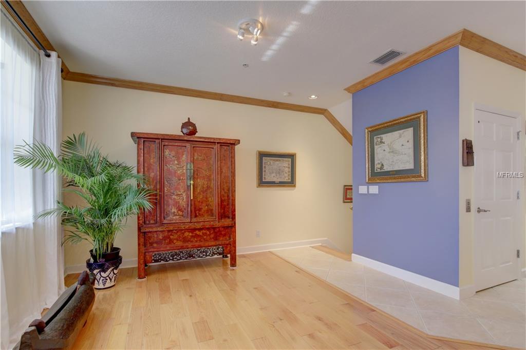 115 SHOALS CIRCLE, NORTH REDINGTON BEACH, Florida 33708, 3 Bedrooms Bedrooms, 6 Rooms Rooms,2 BathroomsBathrooms,Residential,For sale,SHOALS,U7844413