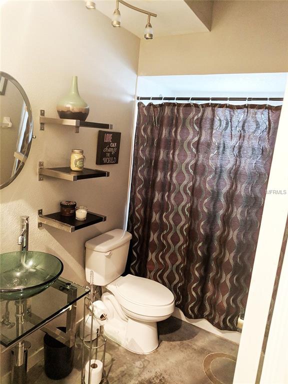 22809 WILLOW LAKES DRIVE, LUTZ, Florida 33549, 4 Bedrooms Bedrooms, 9 Rooms Rooms,3 BathroomsBathrooms,Residential,For sale,WILLOW LAKES,T2925299