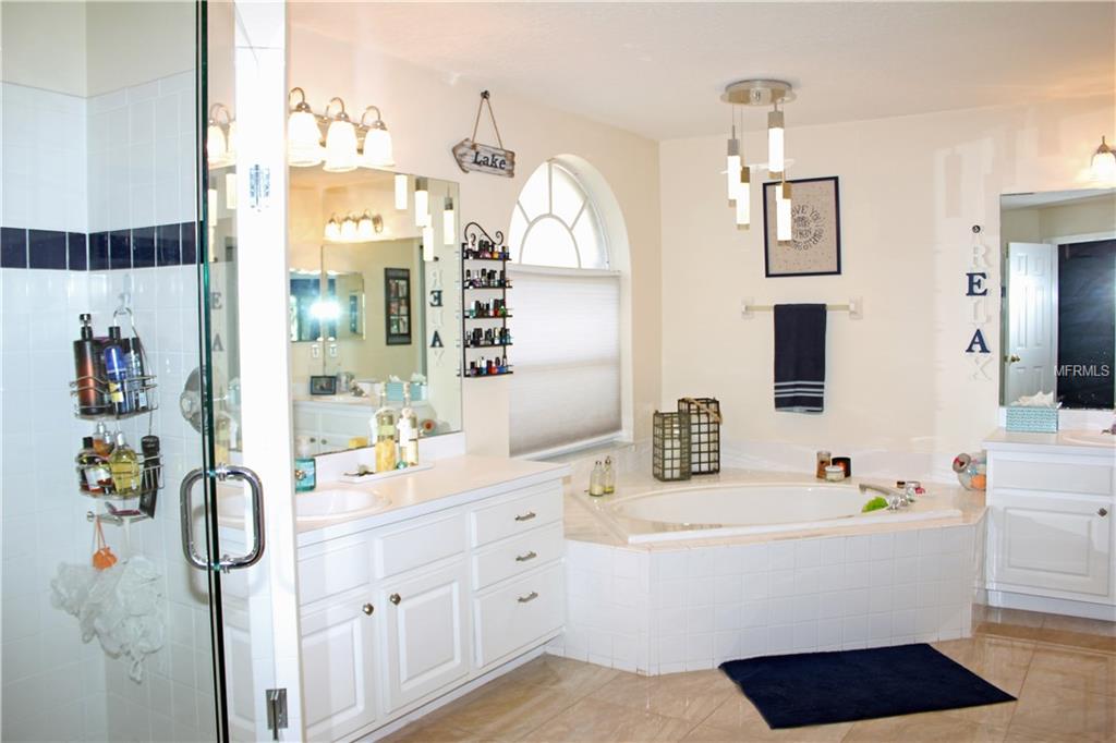 1307 N JACKS LAKE ROAD, CLERMONT, Florida 34711, 4 Bedrooms Bedrooms, 9 Rooms Rooms,2 BathroomsBathrooms,Residential,For sale,JACKS LAKE,O5559861