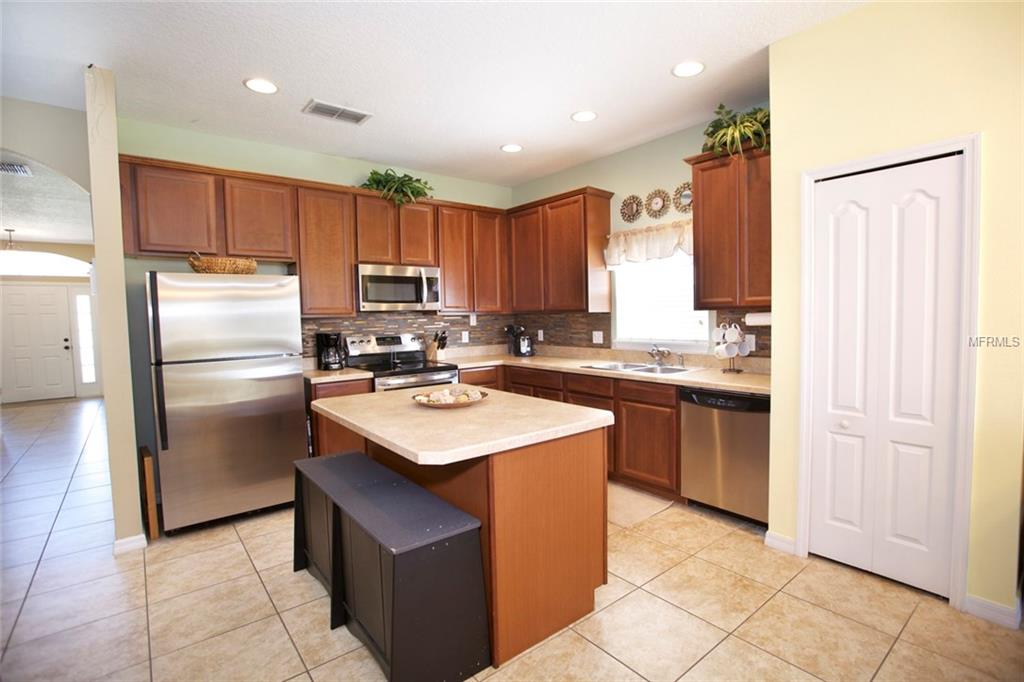 1772 RIBBON FALLS PARKWAY, ORLANDO, Florida 32824, 3 Bedrooms Bedrooms, 6 Rooms Rooms,2 BathroomsBathrooms,Residential,For sale,RIBBON FALLS,S4857027