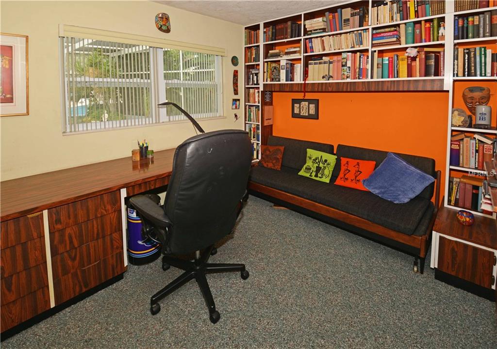 7905 11TH AVENUE S, ST PETERSBURG, Florida 33707, 4 Bedrooms Bedrooms, 7 Rooms Rooms,3 BathroomsBathrooms,Residential,For sale,11TH,U7831630