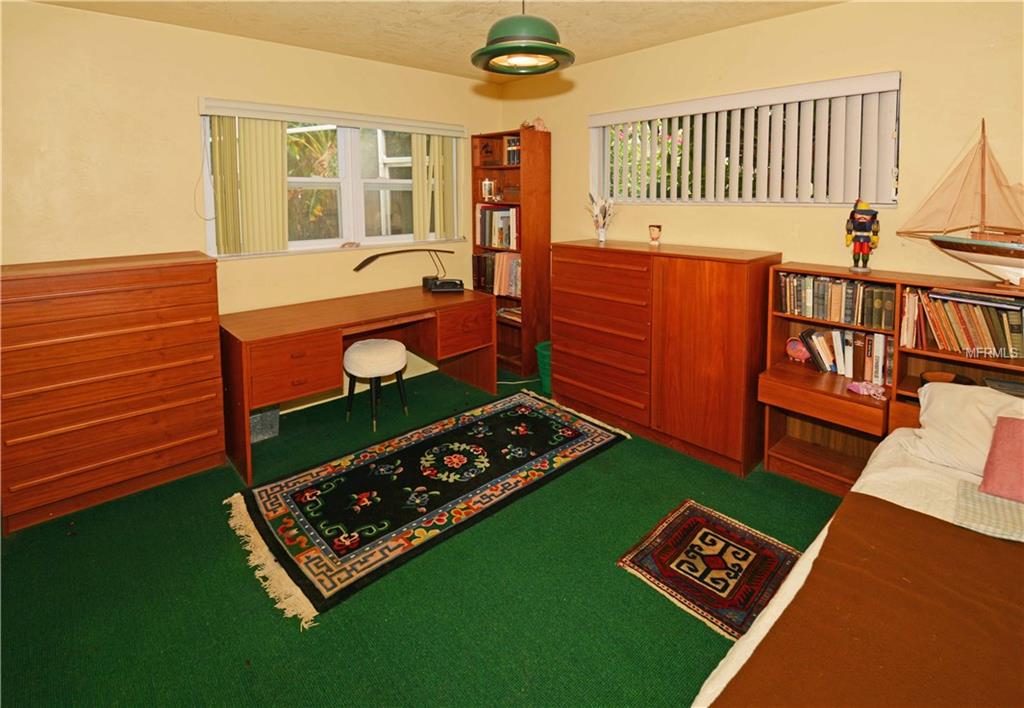 7905 11TH AVENUE S, ST PETERSBURG, Florida 33707, 4 Bedrooms Bedrooms, 7 Rooms Rooms,3 BathroomsBathrooms,Residential,For sale,11TH,U7831630