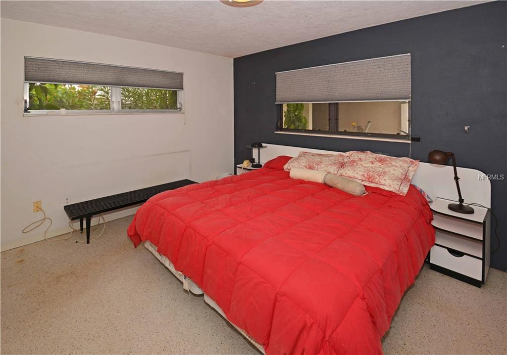 7905 11TH AVENUE S, ST PETERSBURG, Florida 33707, 4 Bedrooms Bedrooms, 7 Rooms Rooms,3 BathroomsBathrooms,Residential,For sale,11TH,U7831630