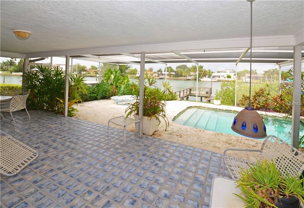 7905 11TH AVENUE S, ST PETERSBURG, Florida 33707, 4 Bedrooms Bedrooms, 7 Rooms Rooms,3 BathroomsBathrooms,Residential,For sale,11TH,U7831630