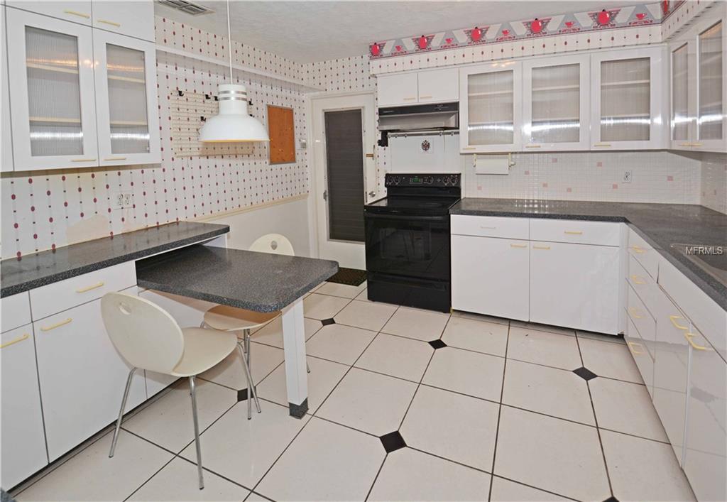 7905 11TH AVENUE S, ST PETERSBURG, Florida 33707, 4 Bedrooms Bedrooms, 7 Rooms Rooms,3 BathroomsBathrooms,Residential,For sale,11TH,U7831630