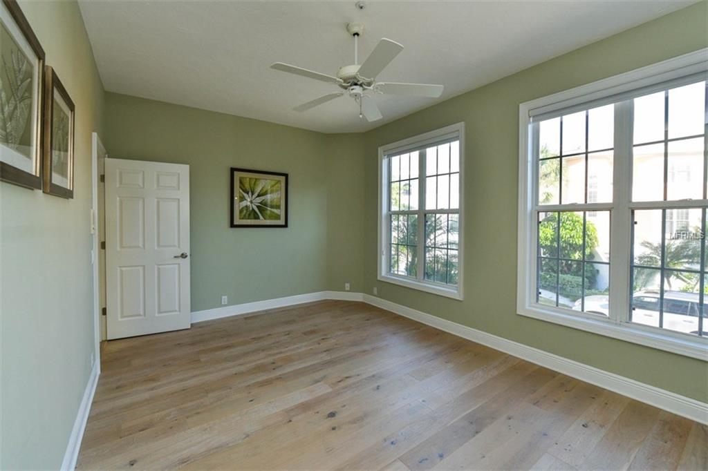 3947 SOMERSET DRIVE, SARASOTA, Florida 34242, 3 Bedrooms Bedrooms, 5 Rooms Rooms,3 BathroomsBathrooms,Residential,For sale,SOMERSET,A4201541