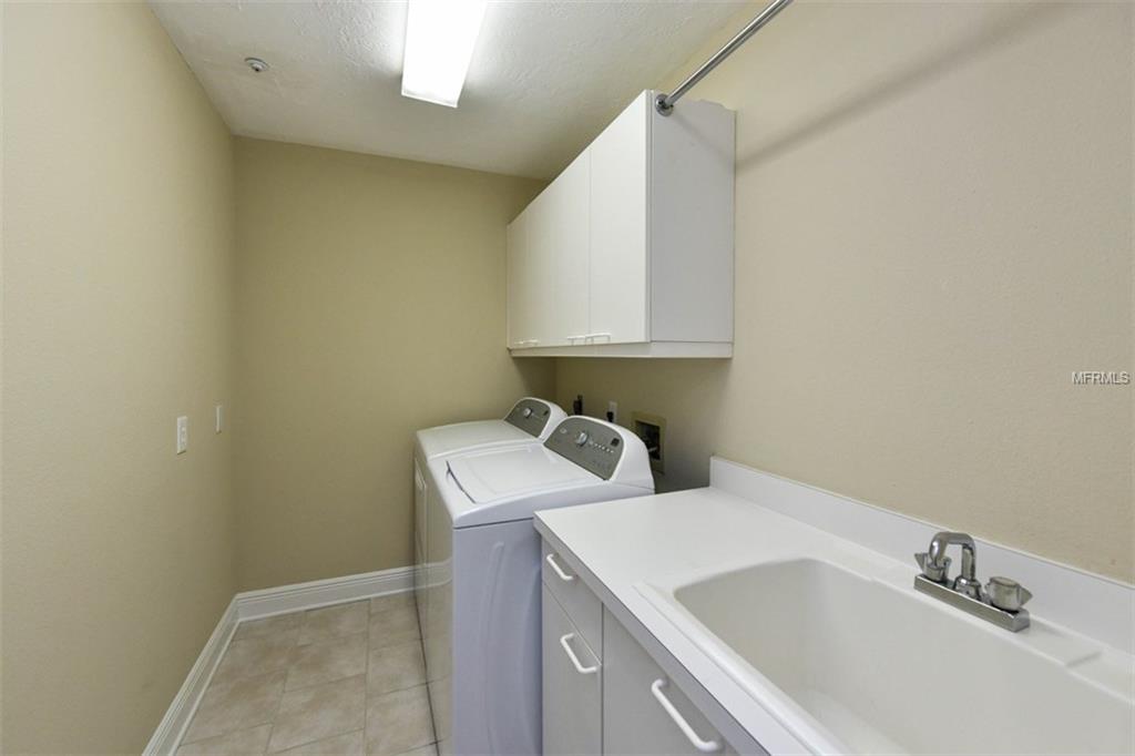 3947 SOMERSET DRIVE, SARASOTA, Florida 34242, 3 Bedrooms Bedrooms, 5 Rooms Rooms,3 BathroomsBathrooms,Residential,For sale,SOMERSET,A4201541