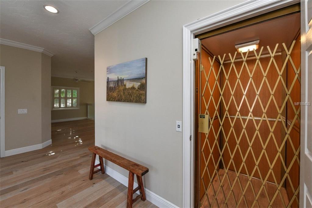 3947 SOMERSET DRIVE, SARASOTA, Florida 34242, 3 Bedrooms Bedrooms, 5 Rooms Rooms,3 BathroomsBathrooms,Residential,For sale,SOMERSET,A4201541