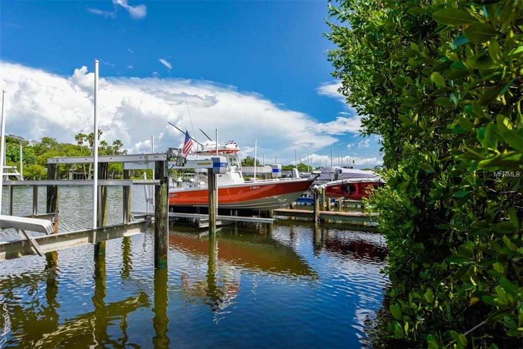 3947 SOMERSET DRIVE, SARASOTA, Florida 34242, 3 Bedrooms Bedrooms, 5 Rooms Rooms,3 BathroomsBathrooms,Residential,For sale,SOMERSET,A4201541