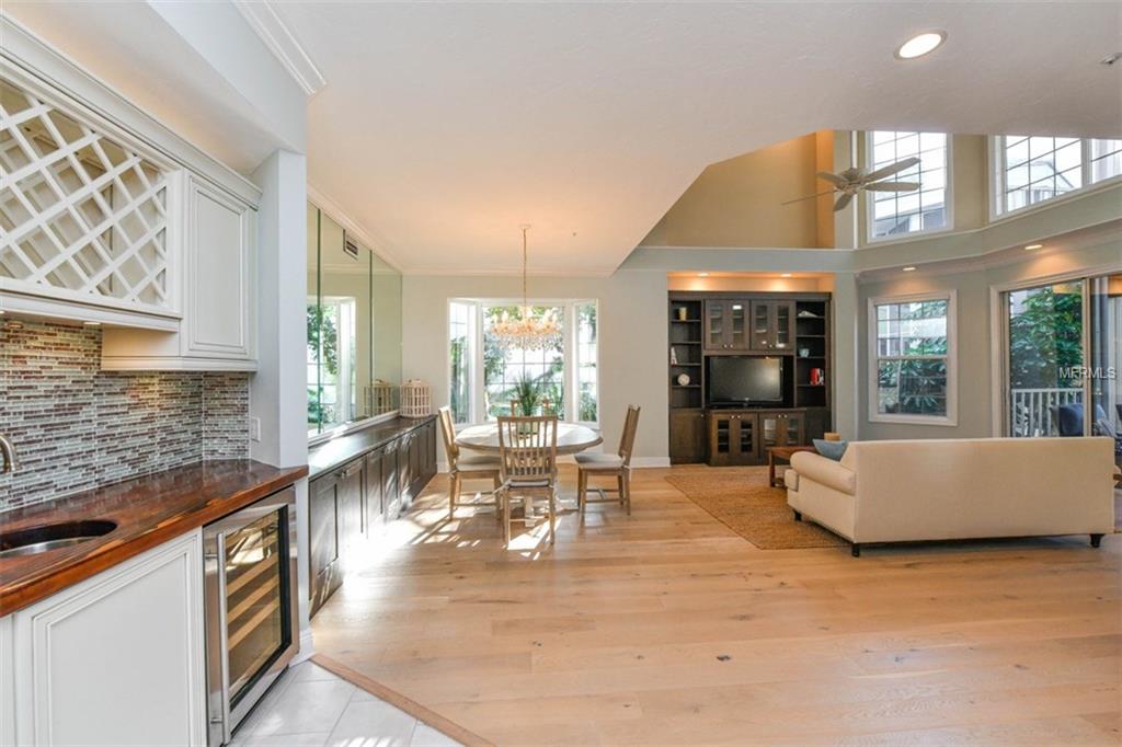 3947 SOMERSET DRIVE, SARASOTA, Florida 34242, 3 Bedrooms Bedrooms, 5 Rooms Rooms,3 BathroomsBathrooms,Residential,For sale,SOMERSET,A4201541