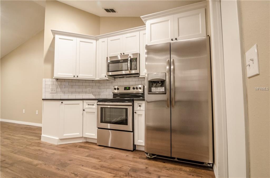 804 NESTLEWOOD COURT, LAKELAND, Florida 33813, 3 Bedrooms Bedrooms, 8 Rooms Rooms,2 BathroomsBathrooms,Residential,For sale,NESTLEWOOD,L4724919