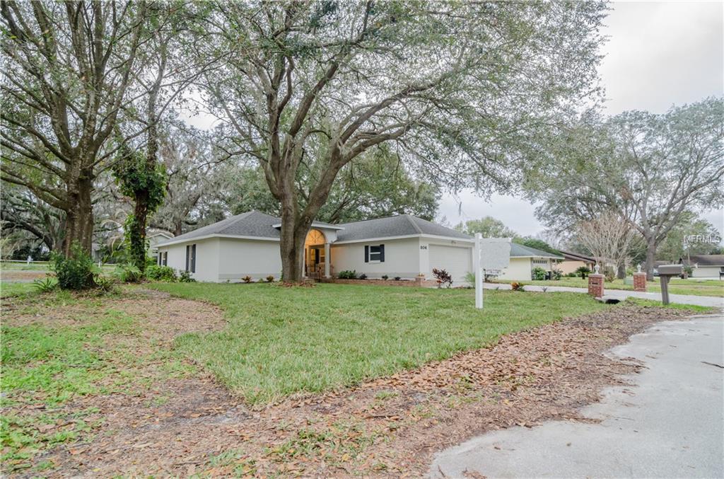 804 NESTLEWOOD COURT, LAKELAND, Florida 33813, 3 Bedrooms Bedrooms, 8 Rooms Rooms,2 BathroomsBathrooms,Residential,For sale,NESTLEWOOD,L4724919