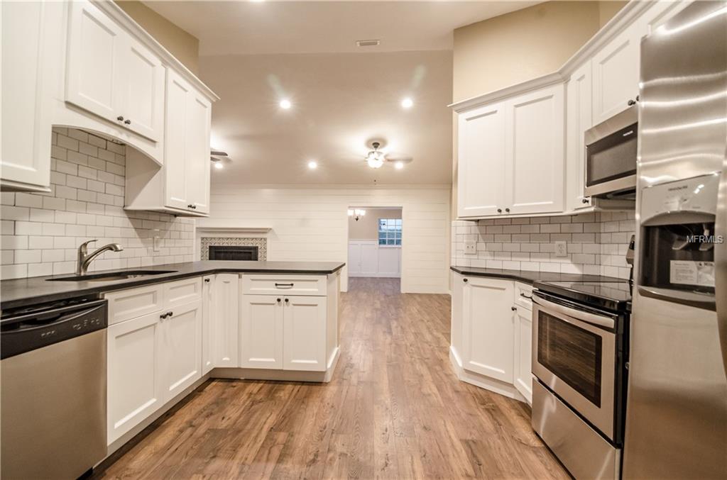 804 NESTLEWOOD COURT, LAKELAND, Florida 33813, 3 Bedrooms Bedrooms, 8 Rooms Rooms,2 BathroomsBathrooms,Residential,For sale,NESTLEWOOD,L4724919