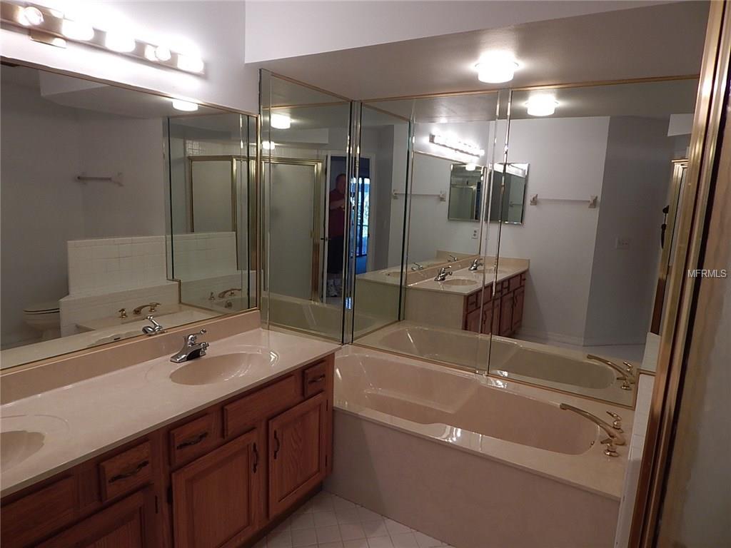 7258 DELLA DRIVE, ORLANDO, Florida 32819, 2 Bedrooms Bedrooms, 5 Rooms Rooms,2 BathroomsBathrooms,Residential,For sale,DELLA,O5556693