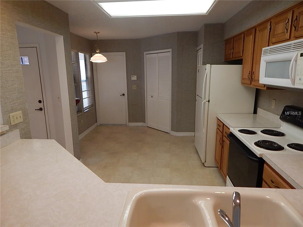 7258 DELLA DRIVE, ORLANDO, Florida 32819, 2 Bedrooms Bedrooms, 5 Rooms Rooms,2 BathroomsBathrooms,Residential,For sale,DELLA,O5556693