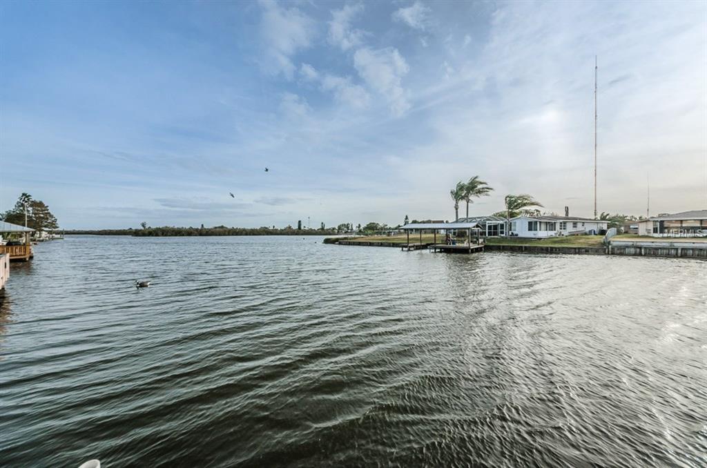 3140 JACKSON DRIVE, HOLIDAY, Florida 34691, 3 Bedrooms Bedrooms, 5 Rooms Rooms,2 BathroomsBathrooms,Residential,For sale,JACKSON,W7637414