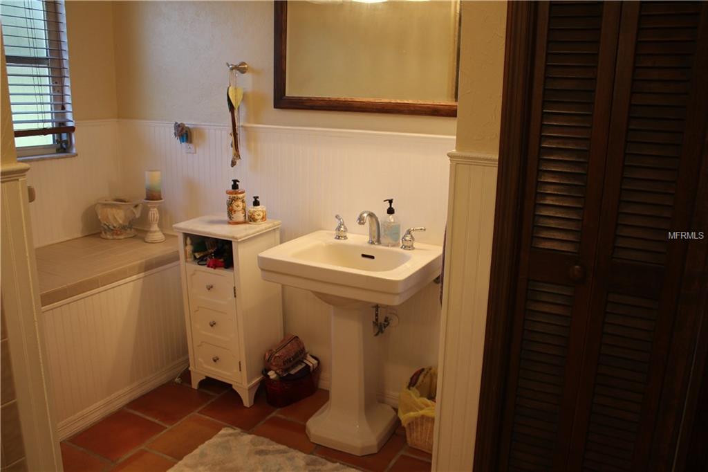 2404 72ND STREET CIRCLE W, BRADENTON, Florida 34209, 5 Bedrooms Bedrooms, 8 Rooms Rooms,3 BathroomsBathrooms,Residential,For sale,72ND STREET,A4209926