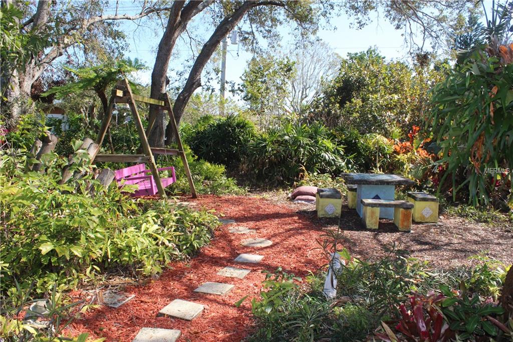 2404 72ND STREET CIRCLE W, BRADENTON, Florida 34209, 5 Bedrooms Bedrooms, 8 Rooms Rooms,3 BathroomsBathrooms,Residential,For sale,72ND STREET,A4209926