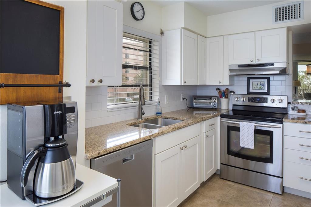 2530 GARY CIRCLE, DUNEDIN, Florida 34698, 2 Bedrooms Bedrooms, 5 Rooms Rooms,2 BathroomsBathrooms,Residential,For sale,GARY,U7847576