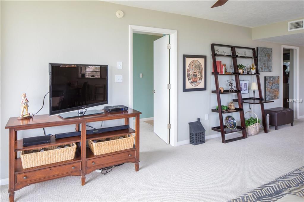 2530 GARY CIRCLE, DUNEDIN, Florida 34698, 2 Bedrooms Bedrooms, 5 Rooms Rooms,2 BathroomsBathrooms,Residential,For sale,GARY,U7847576