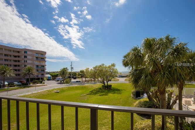 2530 GARY CIRCLE, DUNEDIN, Florida 34698, 2 Bedrooms Bedrooms, 5 Rooms Rooms,2 BathroomsBathrooms,Residential,For sale,GARY,U7847576