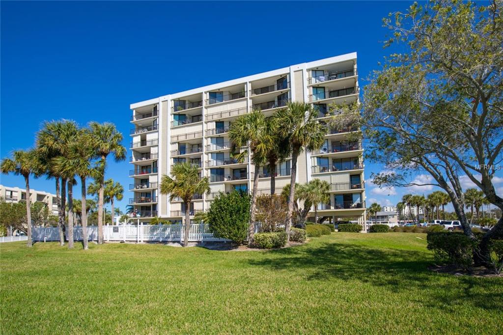 2530 GARY CIRCLE, DUNEDIN, Florida 34698, 2 Bedrooms Bedrooms, 5 Rooms Rooms,2 BathroomsBathrooms,Residential,For sale,GARY,U7847576