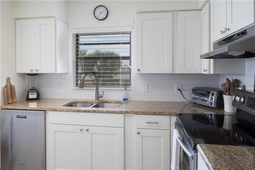 2530 GARY CIRCLE, DUNEDIN, Florida 34698, 2 Bedrooms Bedrooms, 5 Rooms Rooms,2 BathroomsBathrooms,Residential,For sale,GARY,U7847576