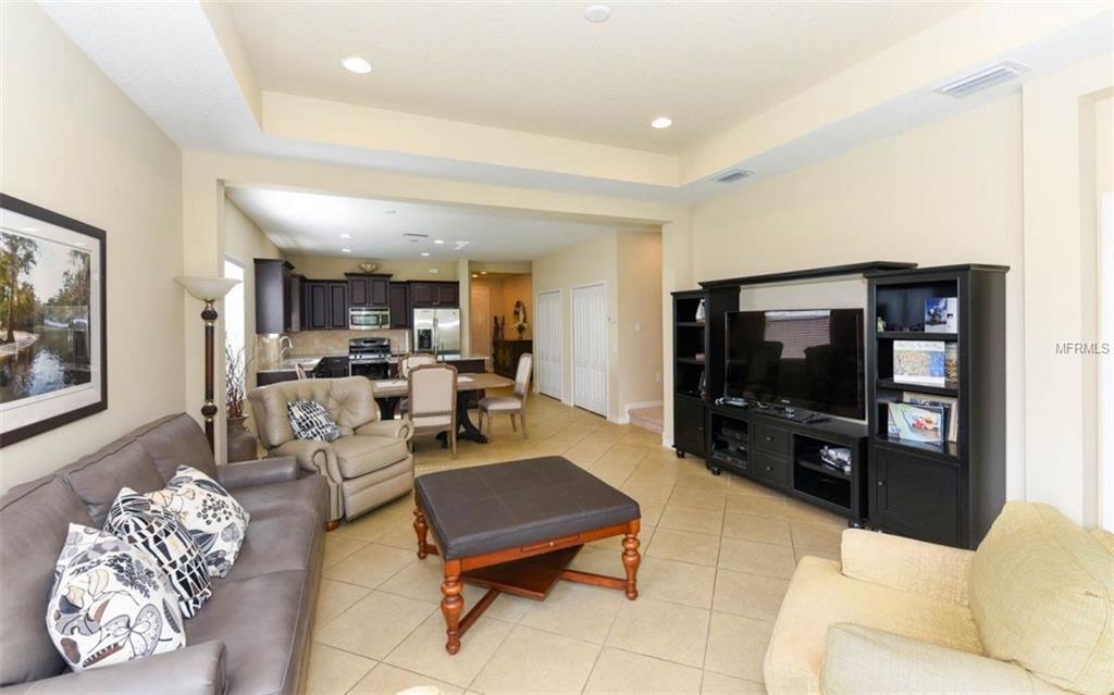 11106 BLUE MAGNOLIA LANE, PARRISH, Florida 34219, 4 Bedrooms Bedrooms, 11 Rooms Rooms,2 BathroomsBathrooms,Residential,For sale,BLUE MAGNOLIA,A4195774