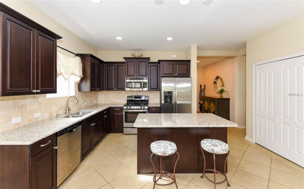 11106 BLUE MAGNOLIA LANE, PARRISH, Florida 34219, 4 Bedrooms Bedrooms, 11 Rooms Rooms,2 BathroomsBathrooms,Residential,For sale,BLUE MAGNOLIA,A4195774