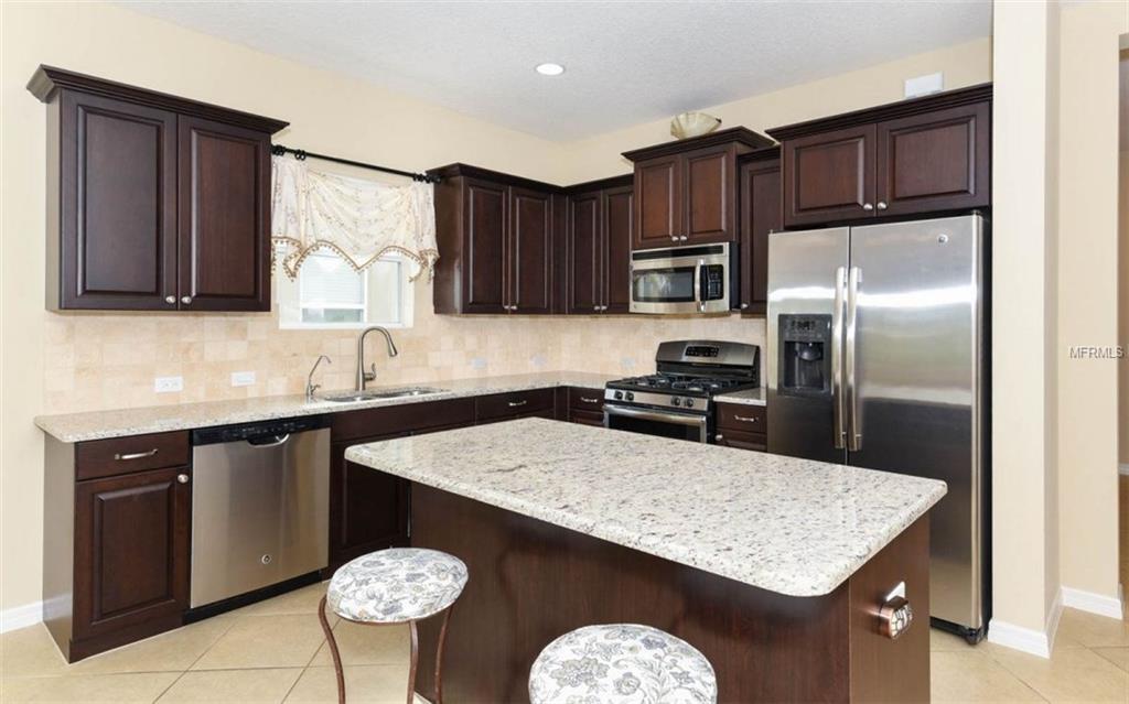 11106 BLUE MAGNOLIA LANE, PARRISH, Florida 34219, 4 Bedrooms Bedrooms, 11 Rooms Rooms,2 BathroomsBathrooms,Residential,For sale,BLUE MAGNOLIA,A4195774