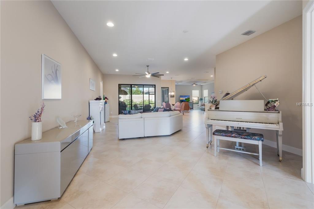 5120 TIVOLI RUN, BRADENTON, Florida 34211, 3 Bedrooms Bedrooms, 8 Rooms Rooms,3 BathroomsBathrooms,Residential,For sale,TIVOLI,A4198171