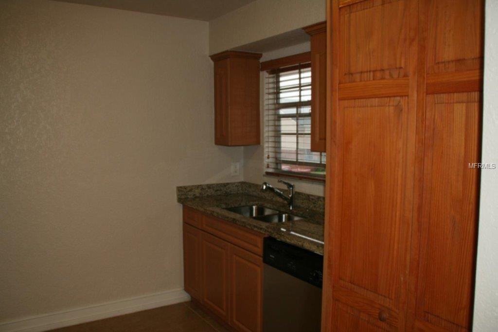 200 COUNTRY CLUB DRIVE, LARGO, Florida 33771, 3 Bedrooms Bedrooms, 6 Rooms Rooms,2 BathroomsBathrooms,Residential,For sale,COUNTRY CLUB,U7844417