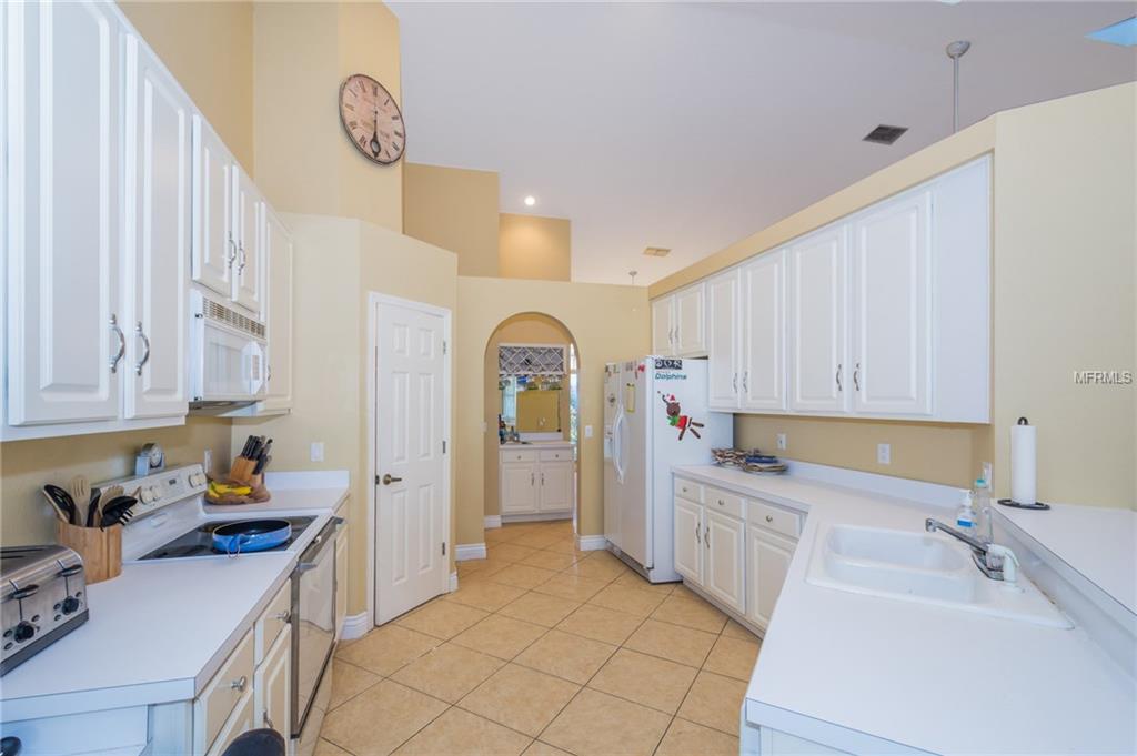 1418 VALLEY PINE CIRCLE, APOPKA, Florida 32712, 4 Bedrooms Bedrooms, 7 Rooms Rooms,2 BathroomsBathrooms,Residential,For sale,VALLEY PINE,O5558596