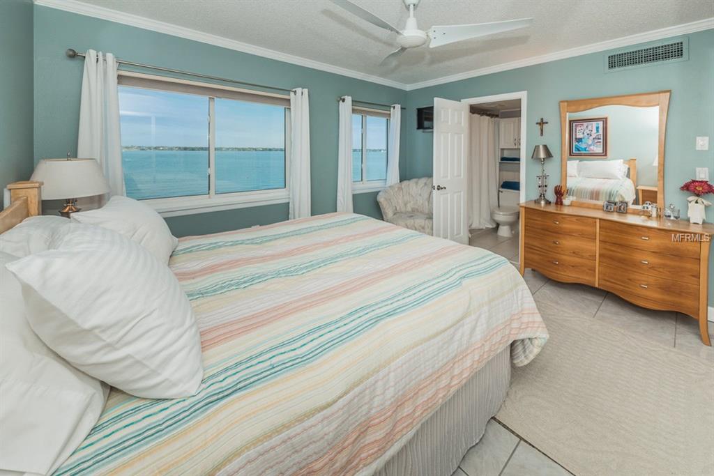 1401 GULF BOULEVARD, CLEARWATER BEACH, Florida 33767, 3 Bedrooms Bedrooms, 7 Rooms Rooms,2 BathroomsBathrooms,Residential,For sale,GULF,U7847498