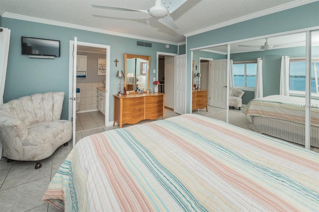 1401 GULF BOULEVARD, CLEARWATER BEACH, Florida 33767, 3 Bedrooms Bedrooms, 7 Rooms Rooms,2 BathroomsBathrooms,Residential,For sale,GULF,U7847498