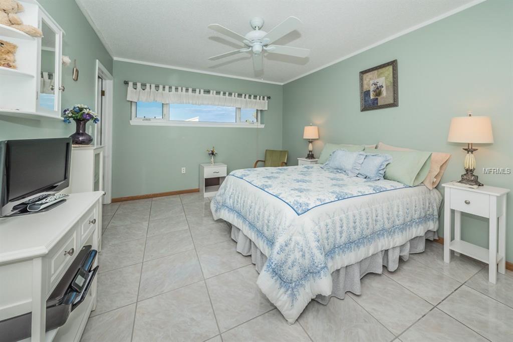 1401 GULF BOULEVARD, CLEARWATER BEACH, Florida 33767, 3 Bedrooms Bedrooms, 7 Rooms Rooms,2 BathroomsBathrooms,Residential,For sale,GULF,U7847498