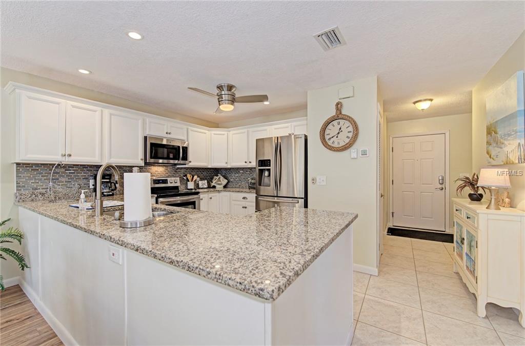 5031 N BEACH ROAD, ENGLEWOOD, Florida 34223, 2 Bedrooms Bedrooms, 8 Rooms Rooms,2 BathroomsBathrooms,Residential,For sale,BEACH,D5922971