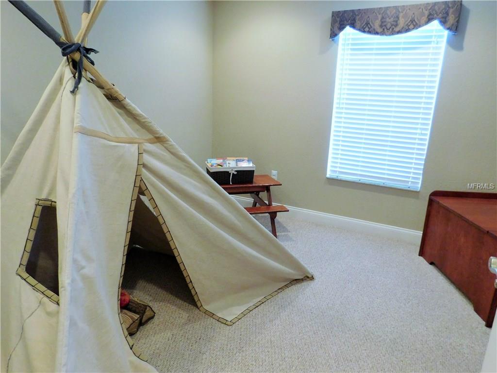 6878 SHIMMERING DRIVE, LAKELAND, Florida 33813, 5 Bedrooms Bedrooms, 8 Rooms Rooms,2 BathroomsBathrooms,Residential,For sale,SHIMMERING,L4720009