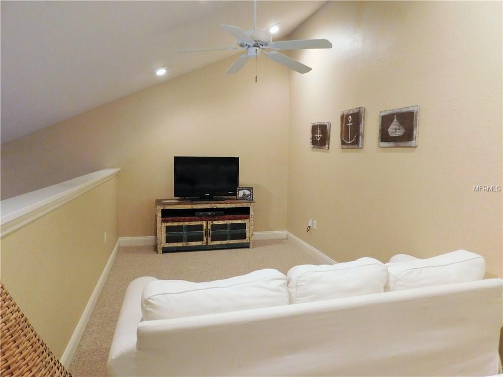 6878 SHIMMERING DRIVE, LAKELAND, Florida 33813, 5 Bedrooms Bedrooms, 8 Rooms Rooms,2 BathroomsBathrooms,Residential,For sale,SHIMMERING,L4720009