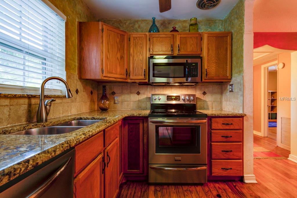 501 35TH AVENUE NE, ST PETERSBURG, Florida 33704, 3 Bedrooms Bedrooms, 7 Rooms Rooms,2 BathroomsBathrooms,Residential,For sale,35TH,U7826770