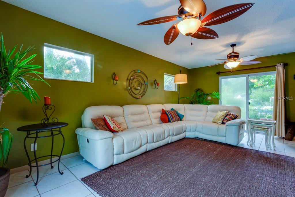 501 35TH AVENUE NE, ST PETERSBURG, Florida 33704, 3 Bedrooms Bedrooms, 7 Rooms Rooms,2 BathroomsBathrooms,Residential,For sale,35TH,U7826770