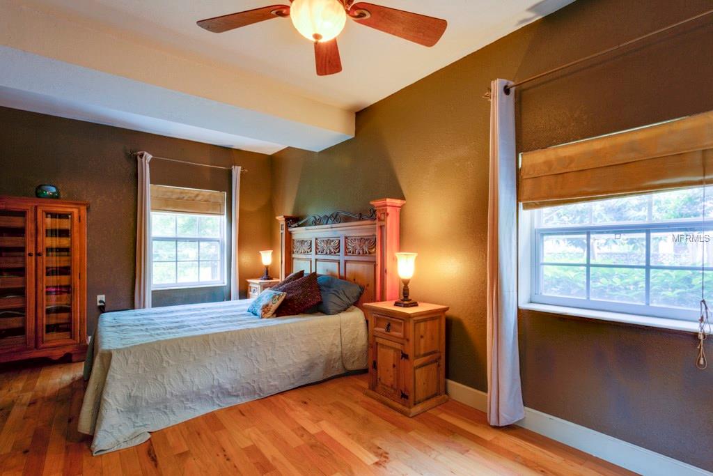 501 35TH AVENUE NE, ST PETERSBURG, Florida 33704, 3 Bedrooms Bedrooms, 7 Rooms Rooms,2 BathroomsBathrooms,Residential,For sale,35TH,U7826770