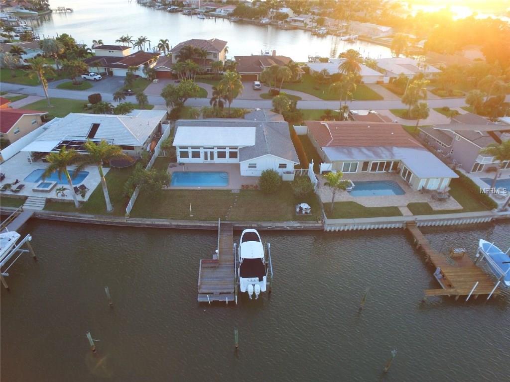 1226 79TH STREET S, ST PETERSBURG, Florida 33707, 4 Bedrooms Bedrooms, 7 Rooms Rooms,2 BathroomsBathrooms,Residential,For sale,79TH,U7836685